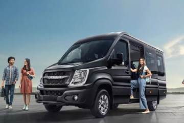 12 Seater Urbania Traveller