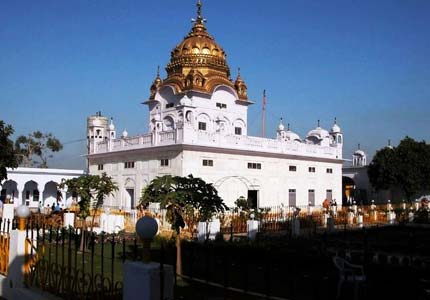 Amritsar to Dera Baba Nanak Taxi